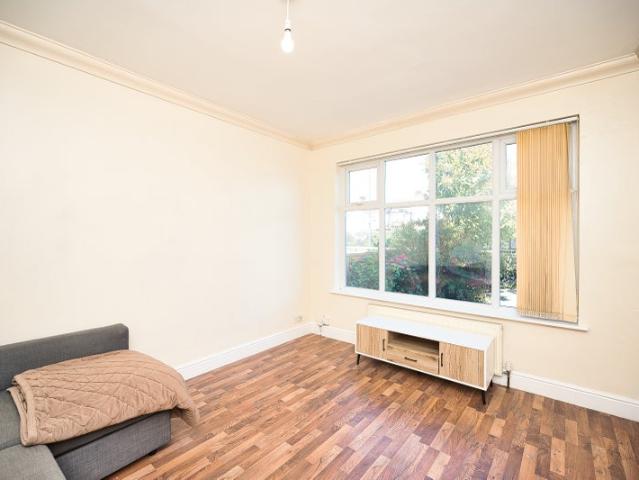 Semi Detached 4 Bed 2 Bath 2 Reception Gants Hill