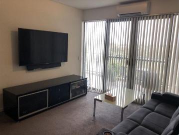 Semi furnished 2 bedroom apartment in prime location with great view!