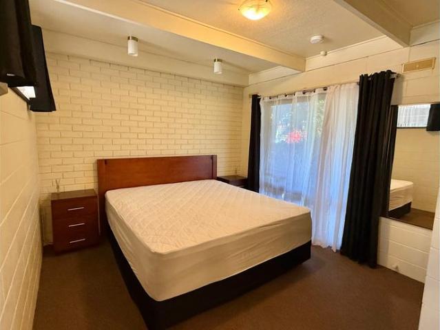 Semi Furnished Unit in Lakes Entrance: Price Includes Electricity, Water, and WiFi