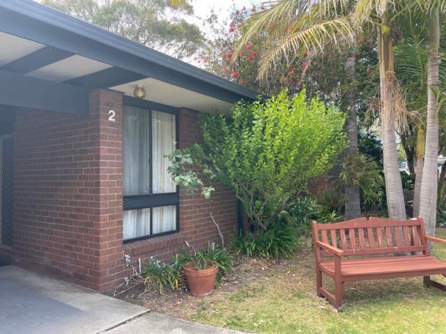 Semi Furnished Unit in Lakes Entrance: Price Includes Electricity, Water, and WiFi