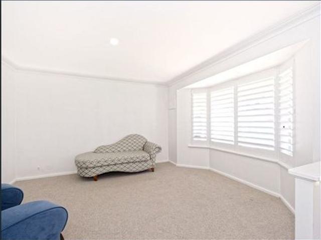 SEMI FURNISHED OR UNFURNISHED 3X2 FAMILY HOME WALKING DISTANCE TO THE BEACH!