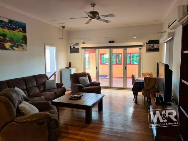 SEMI FURNISHED, SPACIOUS AND CLOSE TO TOWN