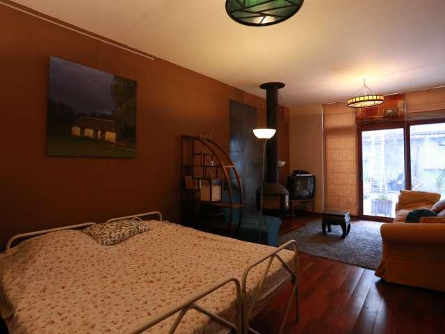 Semi independent studio apartment for rent, Laeken, Brussels