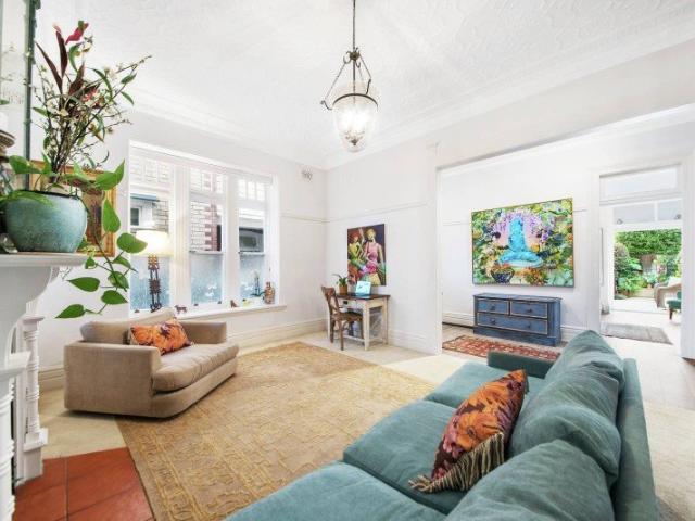 Semi Like Federation Garden Apartment with Level Access in the Heart of Mosman Village