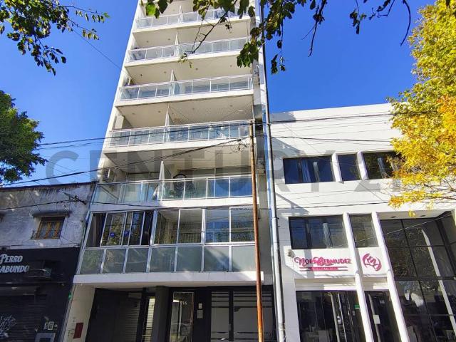 Semi piso en alquiler 38 e/ 13 y 14 1 dormitorio en suite escritorio/estudio/habitacion baño