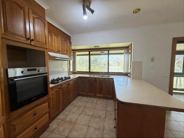 Semi rural feel but still within reach of Melbourne Amenities