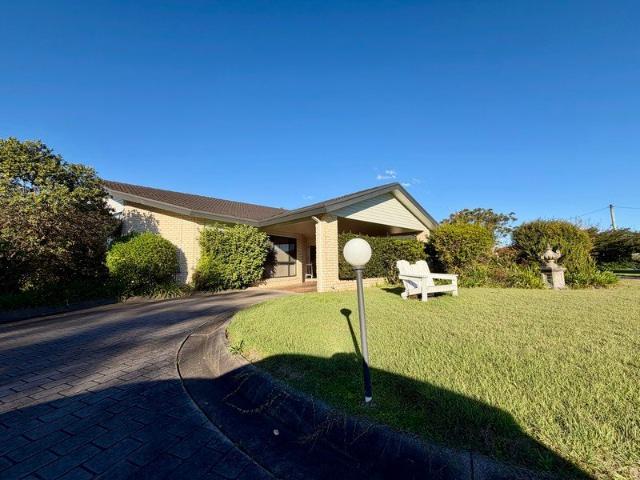 Semi Rural Lifestyle with Town Convenience