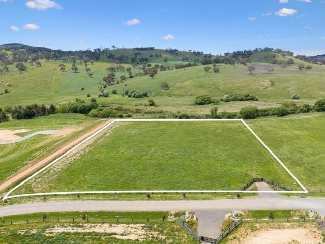Semi Rural Living Minutes from Canberra