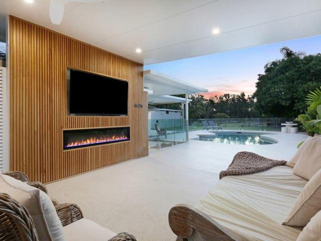Semi Rural Serenity, Space and Style Under 10 mins from the Beach