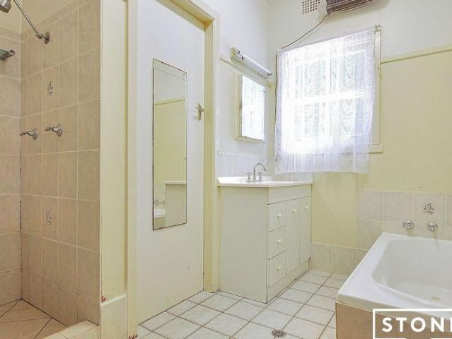 Semi rural 3 bedroom house perfectly placed in between Coffs Harbour to South Coffs Harbour