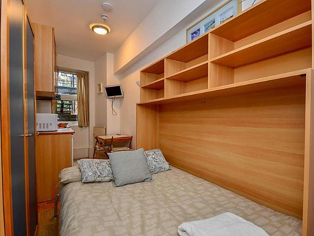 Semi studio to rent