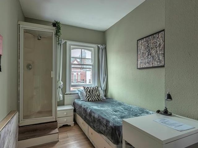 Semi Studio To Rent