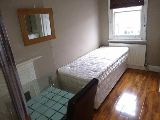 Semi Studio To Rent