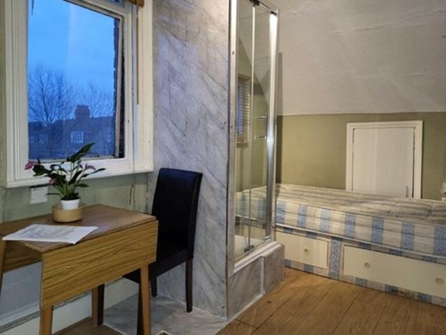 Semi Studio To Rent