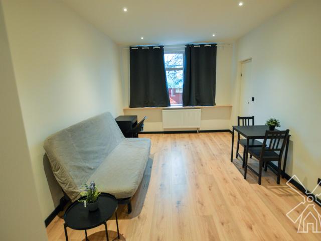 SEMI STUDIO FOR INTERNATIONALS IN THE HAGUE