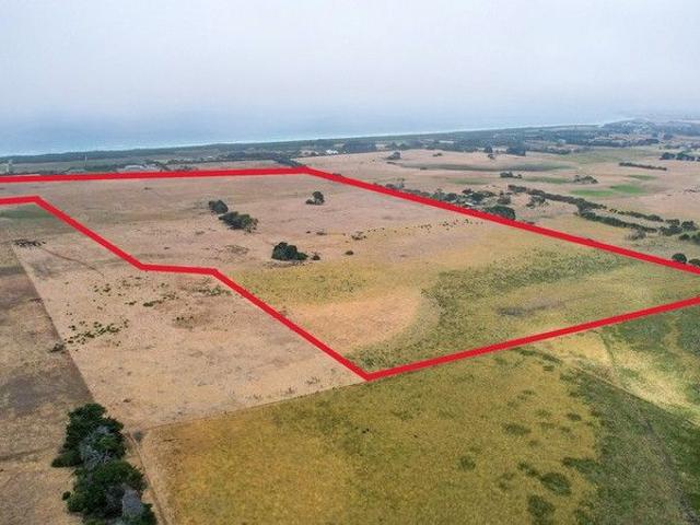 Semi sustainable lifetyle property or very productive outpaddock. Your choice?