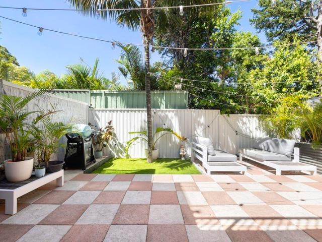 Semi Sized Garden Apartment, 800m From Coogee Beach