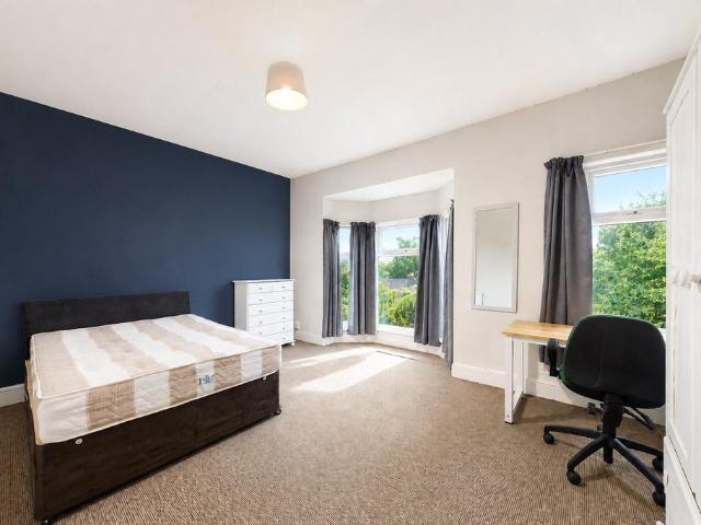 Semilong Road, Northampton NN2 1 bed in a house share to rent £575 pcm £133 pw