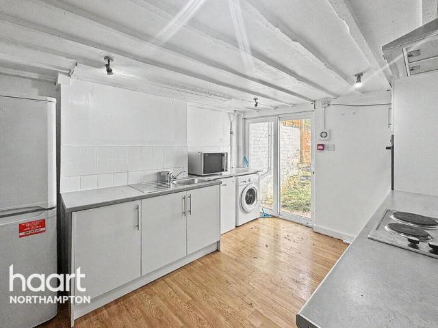 Semilong Road, Northampton 5 bed terraced house to rent £2,000 pcm £462 pw