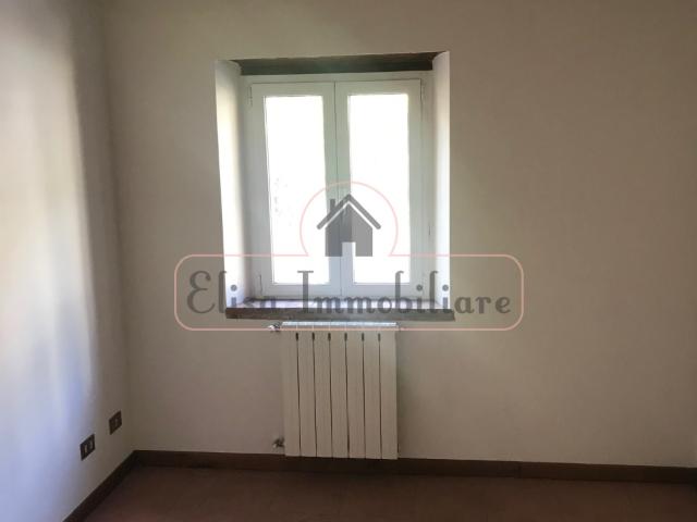 Semindipendente a massarosa