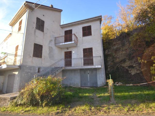 Semindipendente in vendita a Morbello, Vallosi
