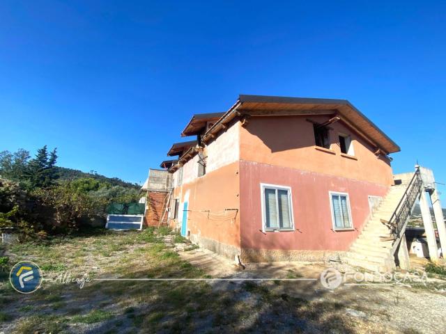 Semindipendente in vendita a Albenga, Bastia