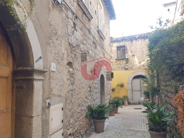 SEMINDIPENDENTE in vendita a Vitulano