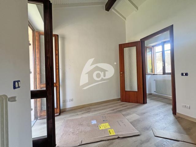 Semindipendente Porzione di casa a Laveno Mombello