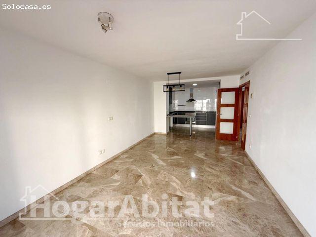 SEMINUEVO CON GARAJE, 2 PISCINAS Y TERRAZAS III