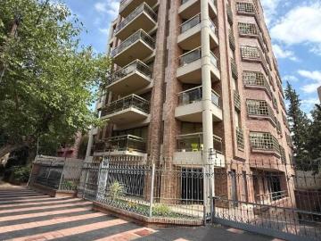 SEMIPISO DE CATEGORIA EN ALQUILER SOBRE AGUSTIN ALVAREZ /COCHERA DOBLE