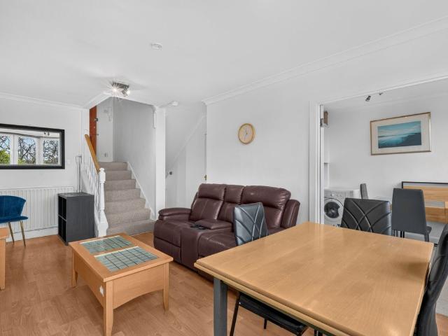 Semley House, Semley Place SW1W, 3 bed flat to rent, £4,983 pcm | PrimeLocation