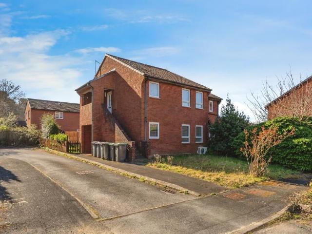 Sentinel Close, Waterlooville PO7, Studio to rent, £900 pcm | PrimeLocation