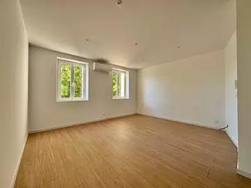 Sénas 13560 Location appartement 3 pièces t3 au dernier étage