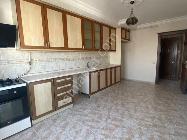 Senay Emlaktan Özala 2. Parsel Güzelyalıda 3+1 Çok Geniş Satılık Daire