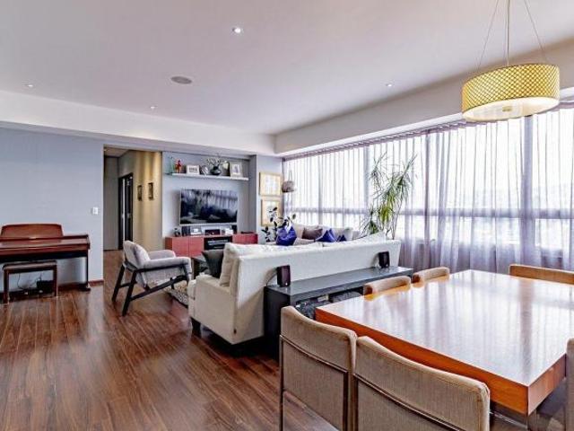 SENDERO SANTA FE DEPA EN VENTA REMODELADO CON CUARTO DE SERVICIO