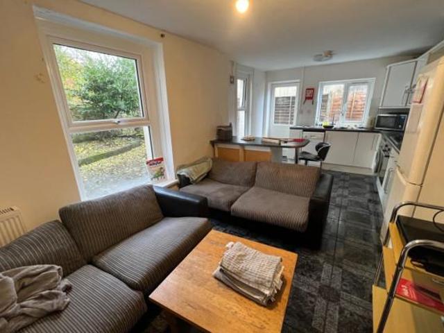 Senghennydd Place, Cardiff CF24 6 bed house to rent £3,540 pcm £817 pw