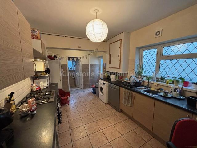 Senghennydd Road, Cardiff CF24 6 bed terraced house to rent £2,400 pcm £554 pw