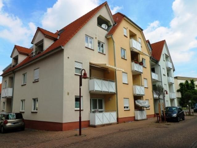Seniorengerechte 4 Zimmer Wohnung mit Aufzug und 2 Balkonen in zentraler Lage