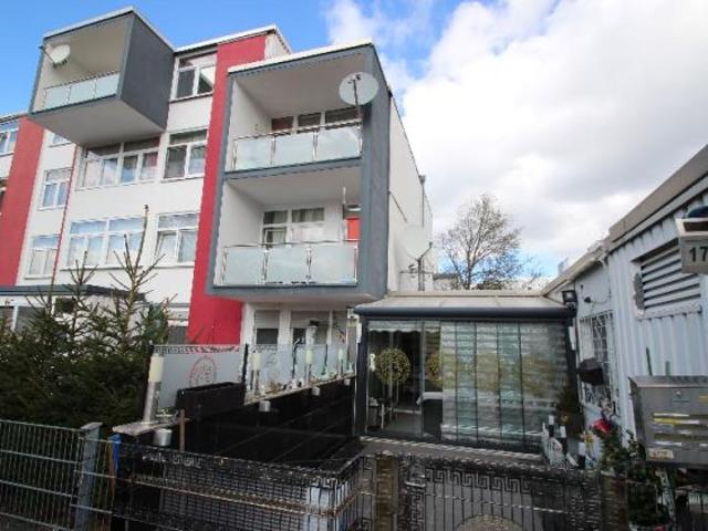 Seniorengerechte 4 Zimmer 100 m² Eigentumswohnung Erdgeschoss mit Wintergarten Terrasse