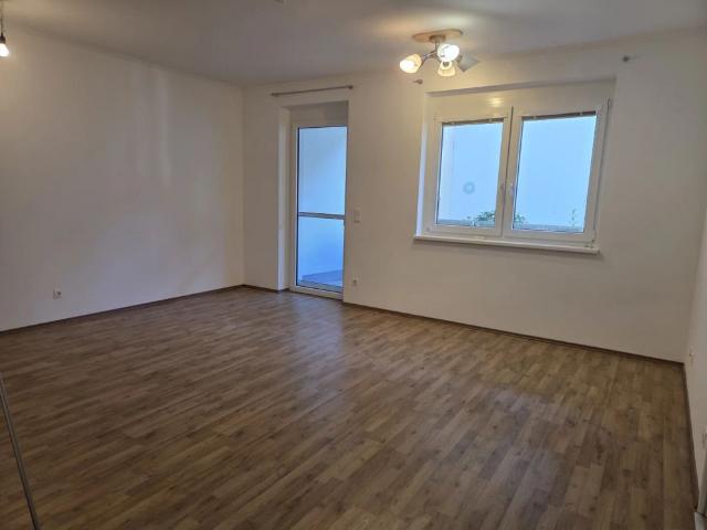 SENIORENWOHNUNG: schöne 2 Zimmer Wohnung mit großzügigen Balkon in Waldegg Top 07