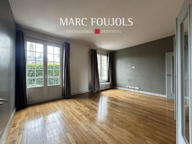 Senlis – Apartment in the city center