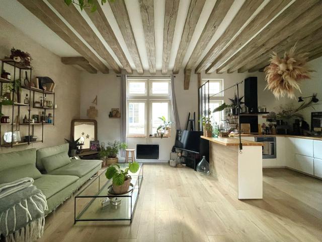 SENLIS Hyper centre magnifique duplex de 80 M2