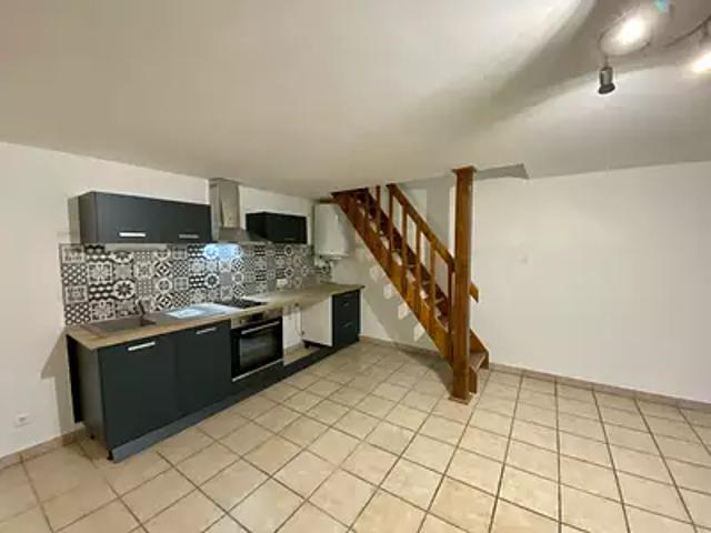Sennecey le Grand 71240 Location appartement 2 pièces t2 au dernier étage