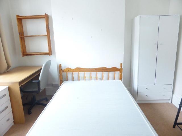 Senrab Street, London E1, 6 bed shared accommodation to rent, £875 pcm | PrimeLocation