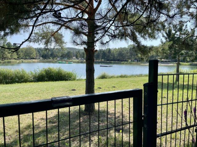 Sensation am See – Bungalow in 1. Seereihe mit direktem Seezugang