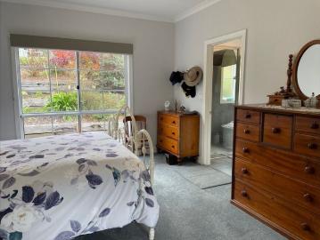 Sensational 4 bedroom home in great location SHORT TERM LEASE OPPORTUNITY