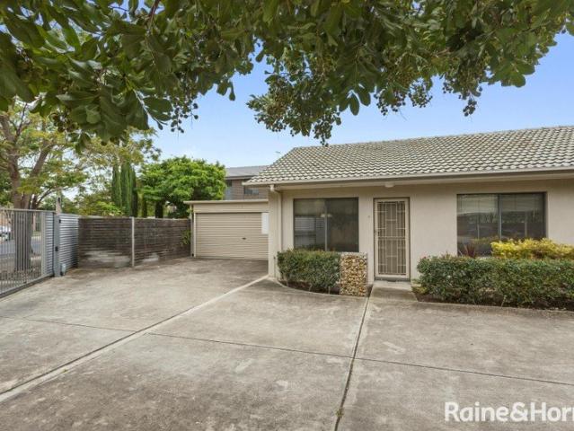 Sensational Unit with Secure Double Carport & Sizeable Yard