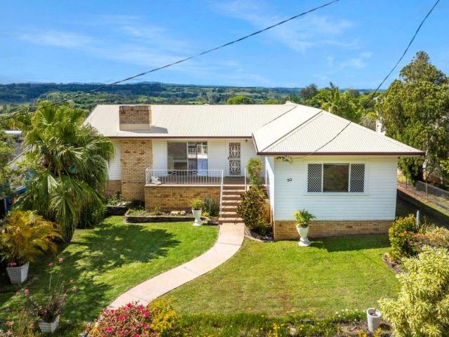 Sensational Views Close To Town
