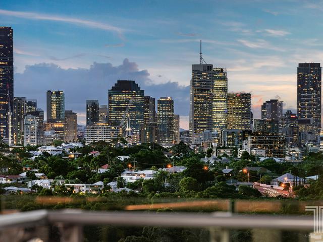 Sensational City and Suburban Vistas in Coorparoo Square