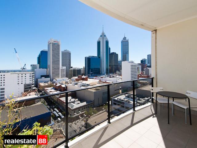SENSATIONAL CITY VIEWS!